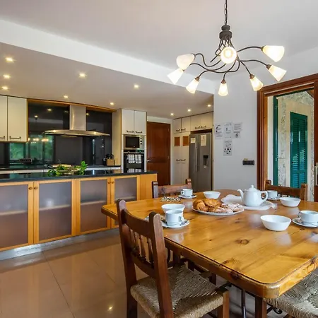 Les Oliveres Antonia By Sunvillas Mallorca Villa *